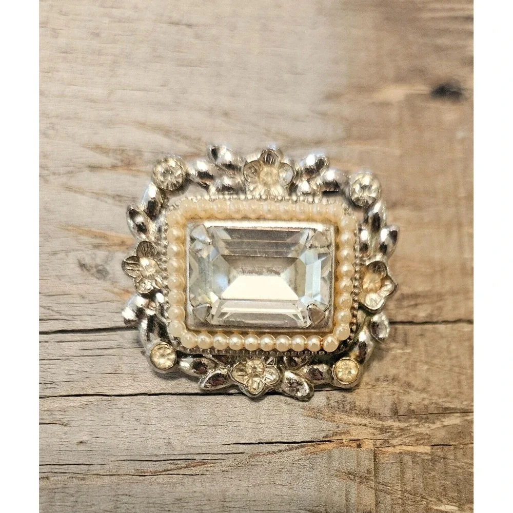 Vintage CORO Brooch -  Rhinestone Faceted Crystal White Pearl - Brooch - Classic